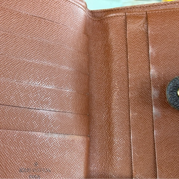 LOUIS VUITTON MONOGRAM LARGE ZIP WALLET - Picture 8 of 10